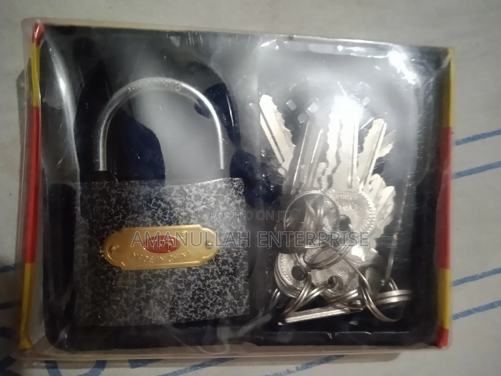 Top Security Padlock With a Large Set of Keys.