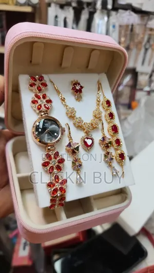  নজরকাড়া ৬-ইন-১ জুয়েলারি ও ওয়াচ সেট 