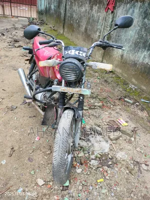 Photo - Bajaj CT 100 2004 Red