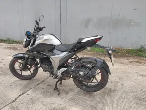 Photo - Suzuki GSR 2020 Silver
