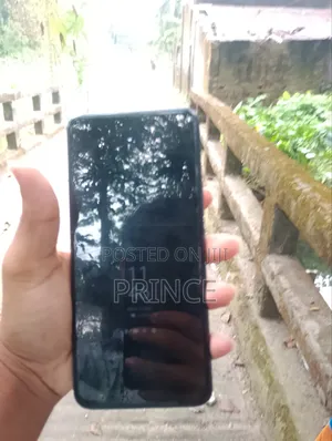Photo - Realme 8 Pro 128 GB Black