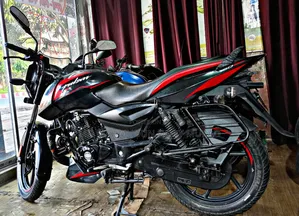 Photo - Bajaj Pulsar 150 2024 Black
