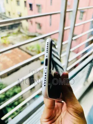 Apple iPhone SE (2020) 64 GB White