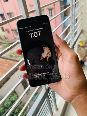 Apple iPhone SE (2020) 64 GB White