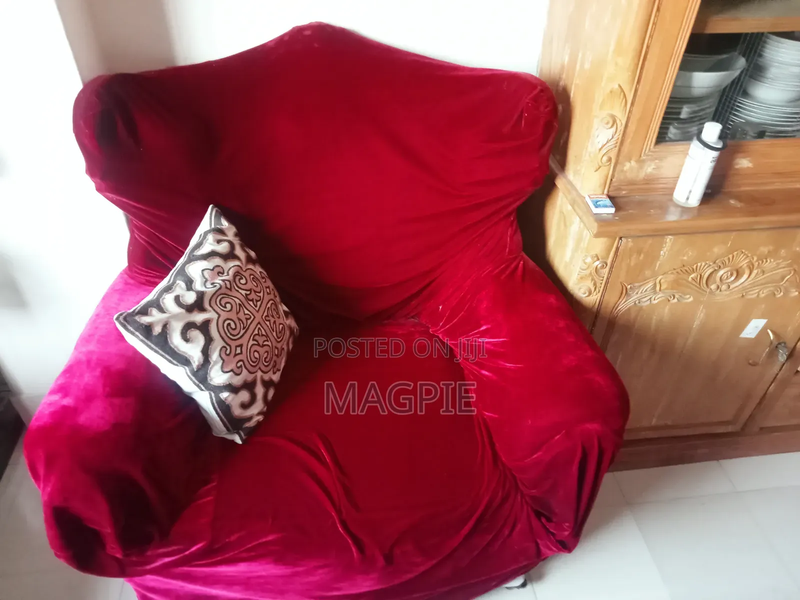 সোফা কাঠের তৈরি