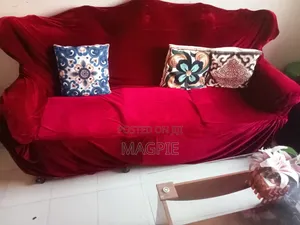 সোফা কাঠের তৈরি