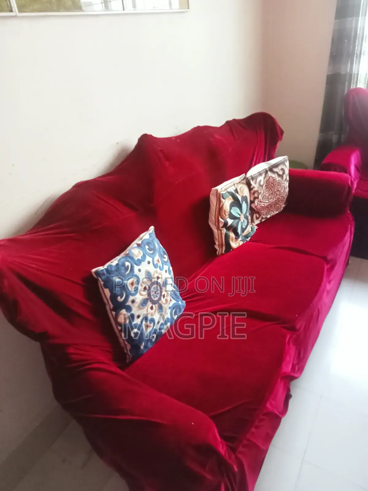 সোফা কাঠের তৈরি