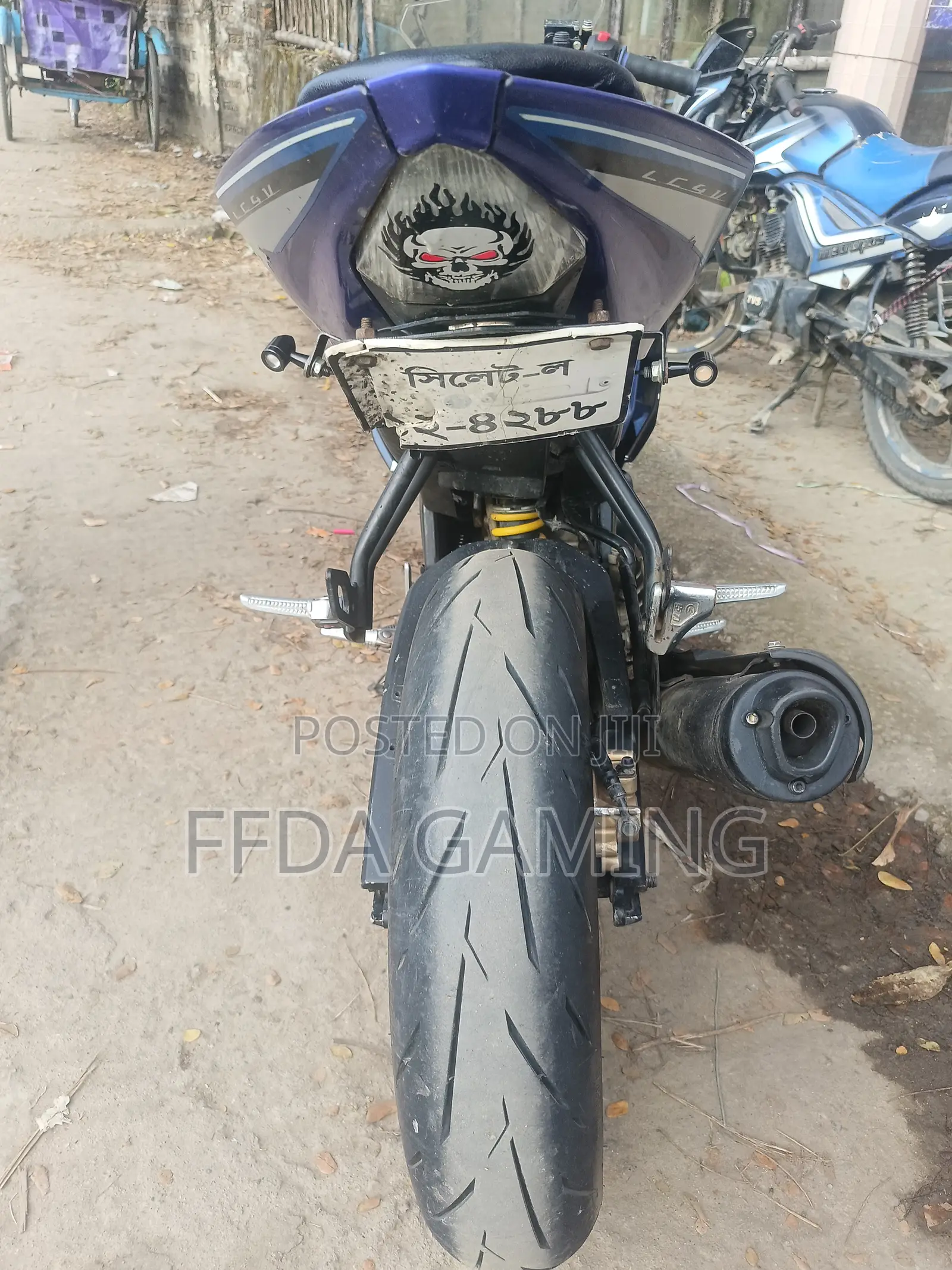 R15 V2 ফুল ফ্রেশ গাড়ি কাগজ নাই স্ট্যাম্প করি দেওয়া যাবে