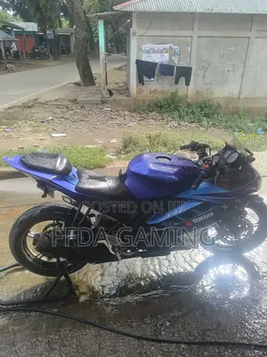 R15 V2 ফুল ফ্রেশ গাড়ি কাগজ নাই স্ট্যাম্প করি দেওয়া যাবে