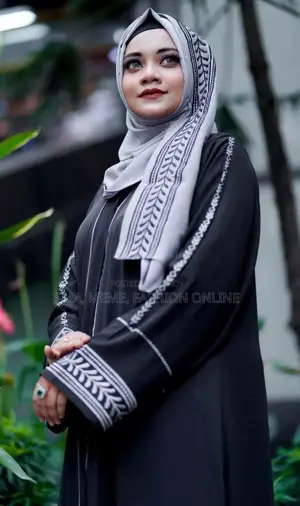 ড্রেস নেম : আদিবা বোরখা (হিজাবসহ)