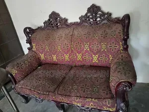 Photo - কাঠের ভিক্টোরিয়া সোফা