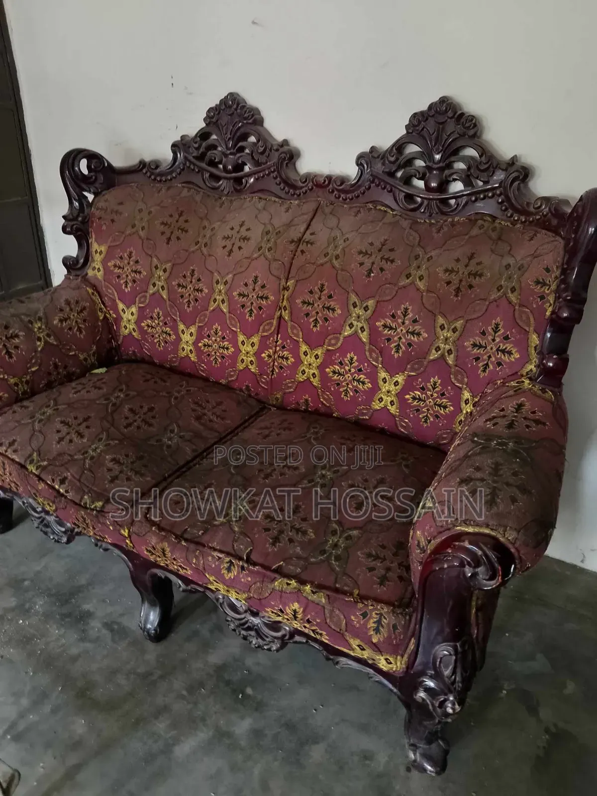 কাঠের ভিক্টোরিয়া সোফা