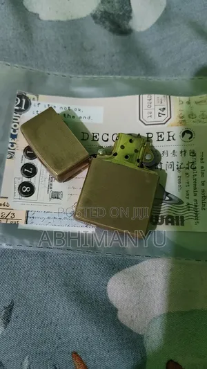 Photo - Zippo Solid Brass Polished Lighter