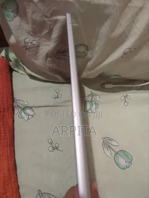 Apple iPad 9.7 64 GB Gray