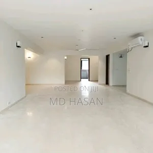 4bdrm Apartment in Semi Furnished for Rent