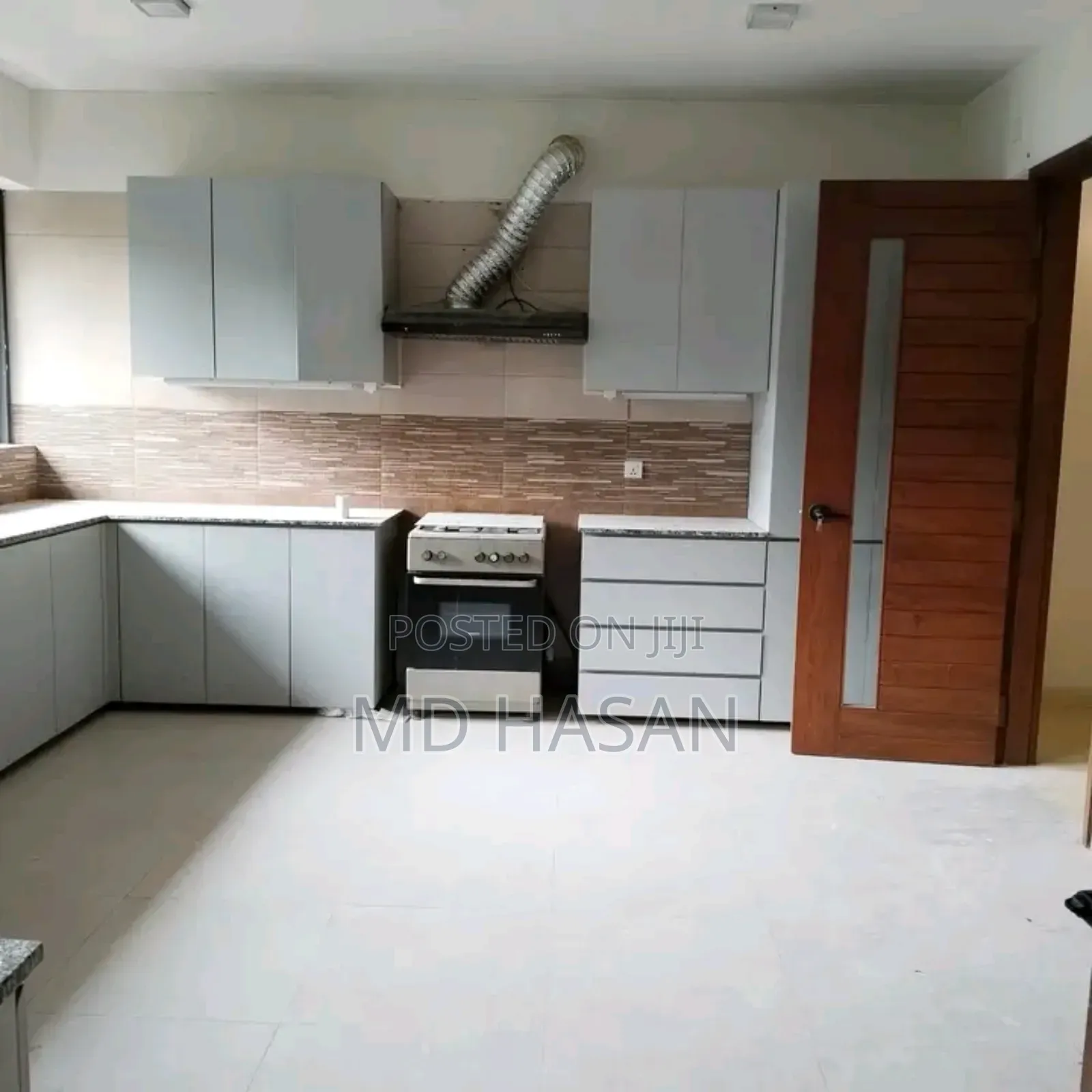 4bdrm Apartment in Semi Furnished for Rent