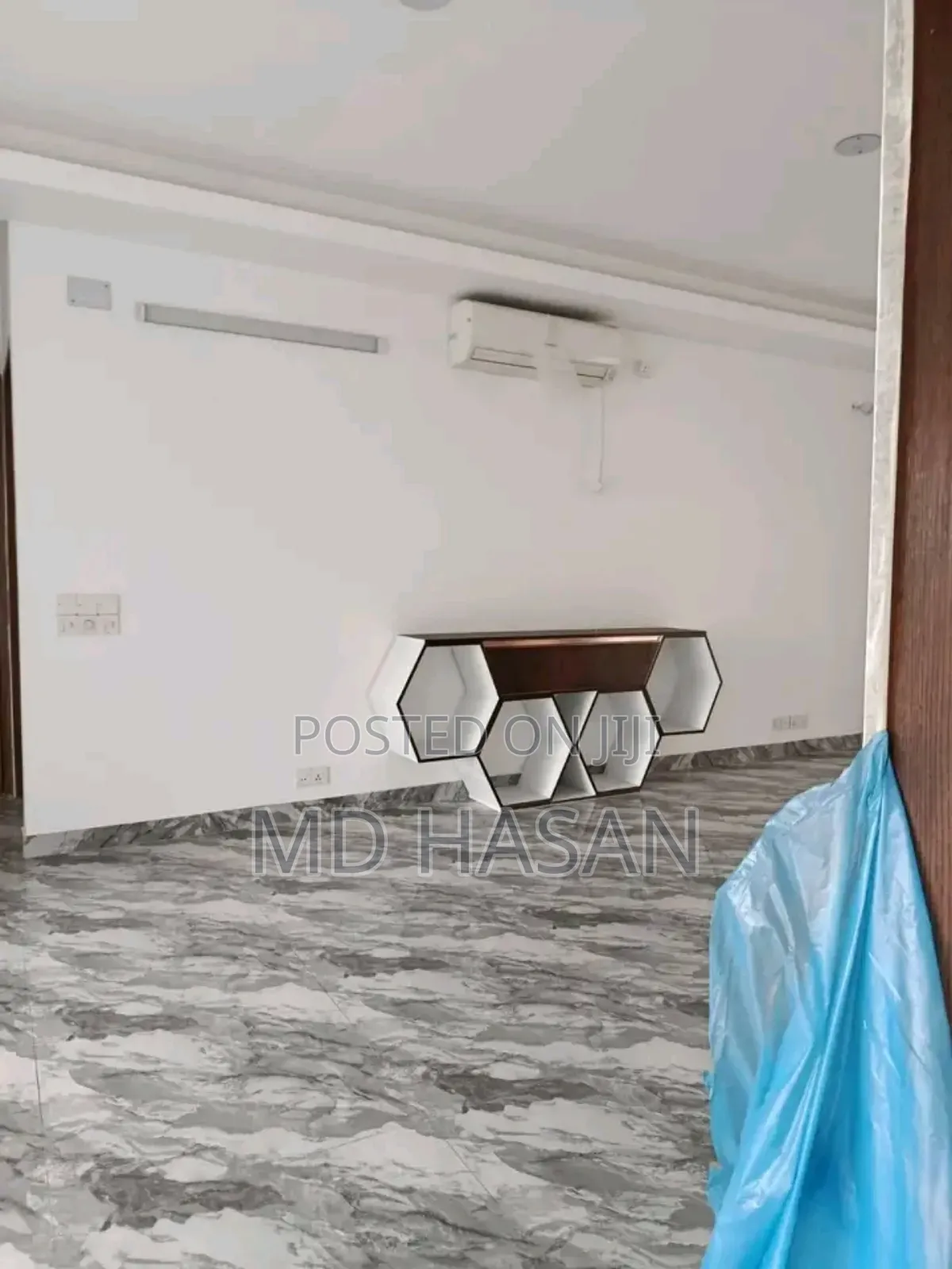 4bdrm Apartment in Semi Furnished for Rent