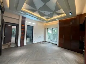 4bdrm Apartment in Semi Furnished for Rent