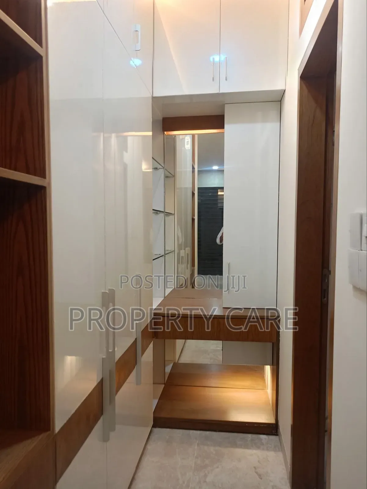 Furnished 4bdrm Apartment in Gulshan for Rent