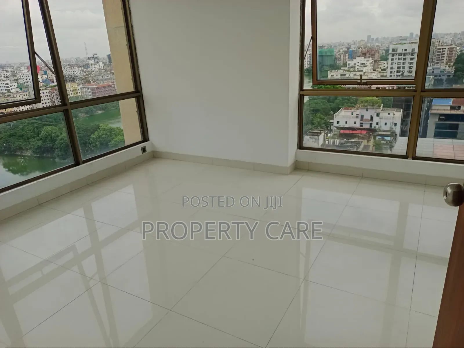 4bdrm Duplex in Gulshan for Rent