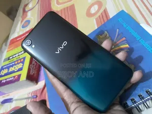 Photo - Vivo Y1s 32 GB Green