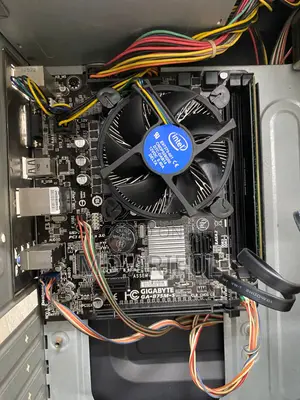 Desktop Computer 4GB Intel Core I5 SSD 256GB