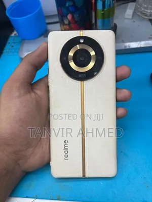 Photo - Realme 11 Pro+ 256 GB Gray