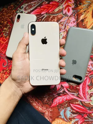 Photo - Apple iPhone XS 64 GB Gold