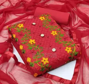 Photo - কাশ্মীরী আড়ি এম্ব্রডারী থ্রি-পিচ।