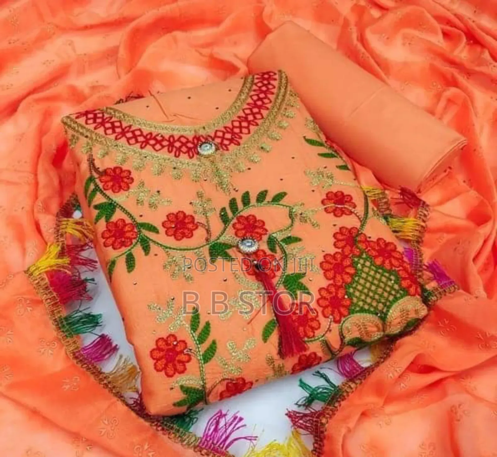 কাশ্মীরী আড়ি এম্ব্রডারী থ্রি-পিচ। 3 Pis Dress