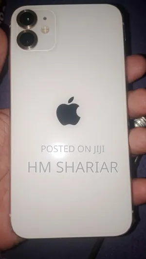 Photo - Apple iPhone 11 64 GB White