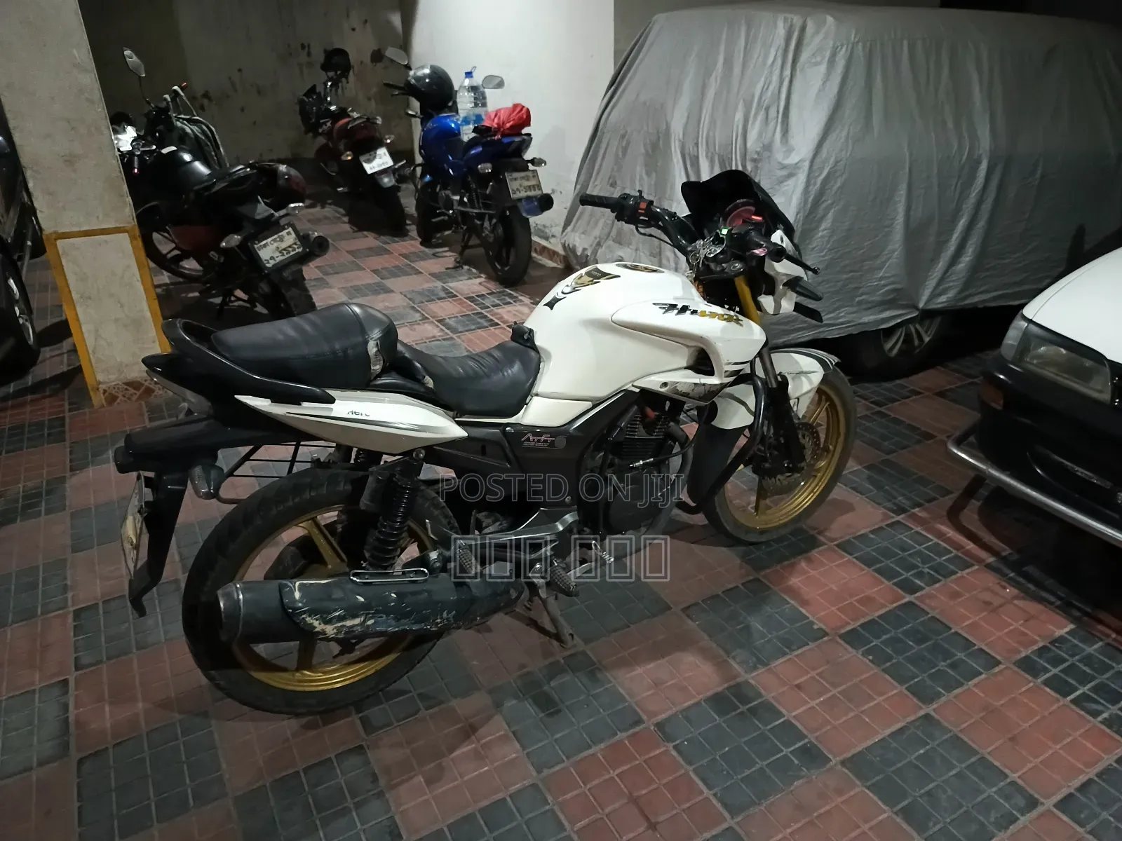 Hero Hunk 2019 White