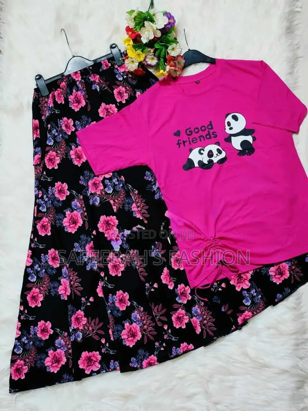 দুবাই চেরি প্রিন্টের স্কার্ট গেঞ্জি সেট
R