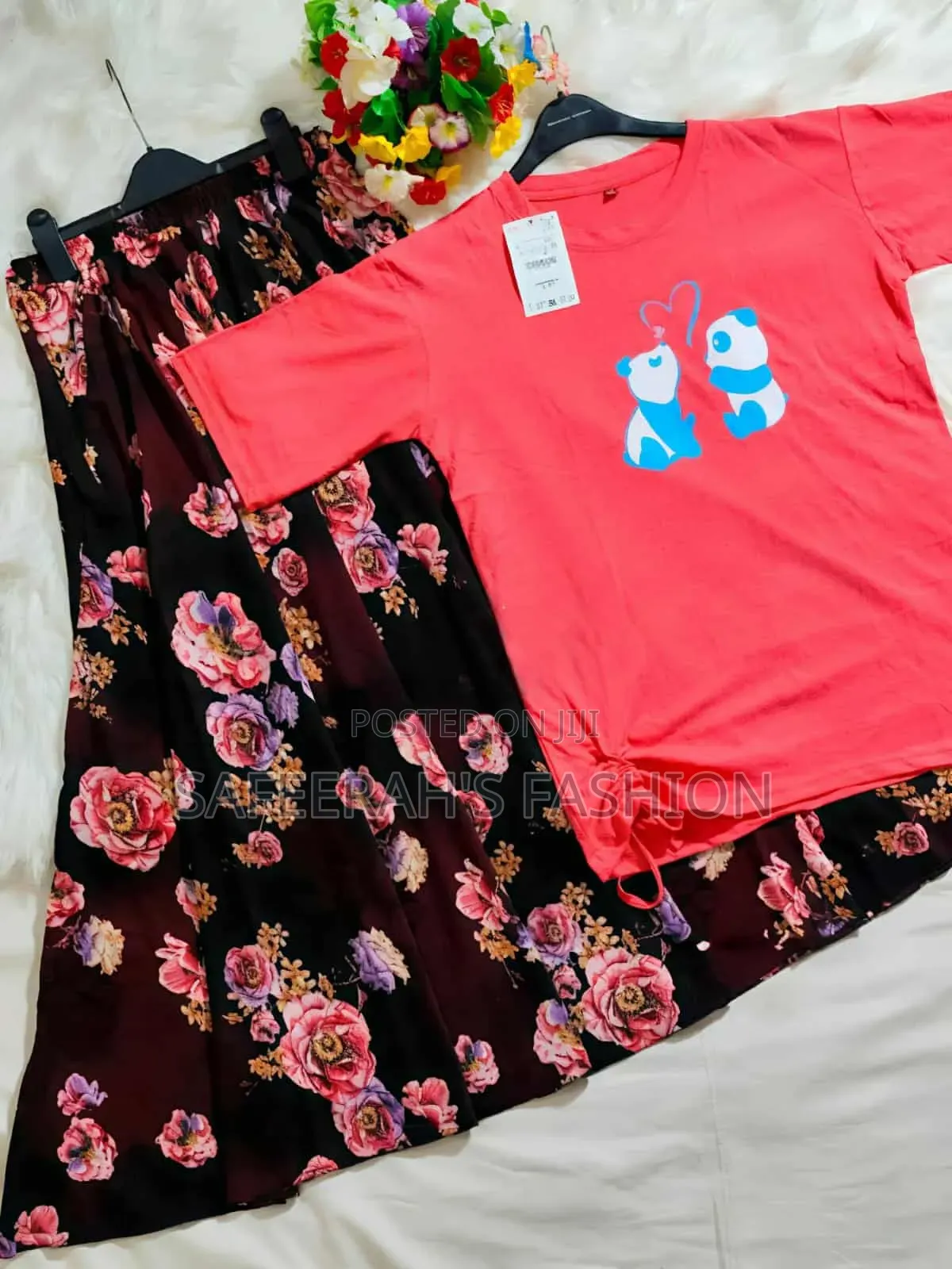 দুবাই চেরি প্রিন্টের স্কার্ট গেঞ্জি সেট
R