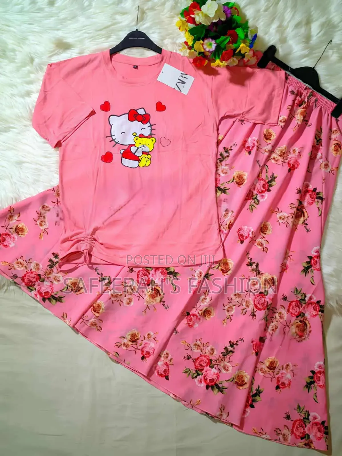 দুবাই চেরি প্রিন্টের স্কার্ট গেঞ্জি সেট
R