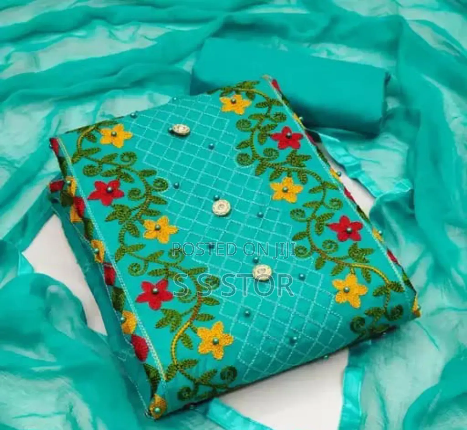 কাশ্মীরী আড়ি এম্ব্রডারী থ্রি-পিস নতুন কালেকশন