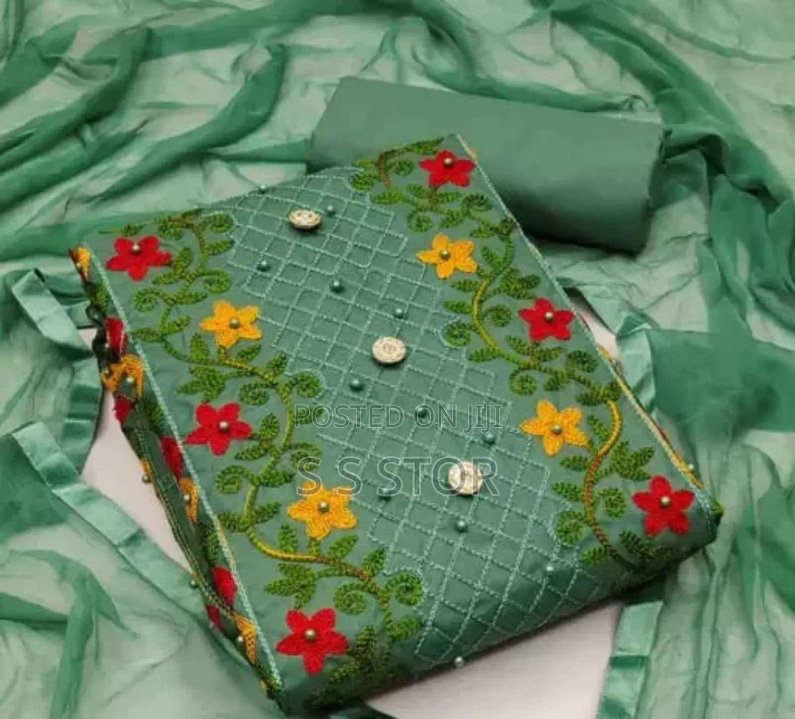 কাশ্মীরী আড়ি এম্ব্রডারী থ্রি-পিস নতুন কালেকশন