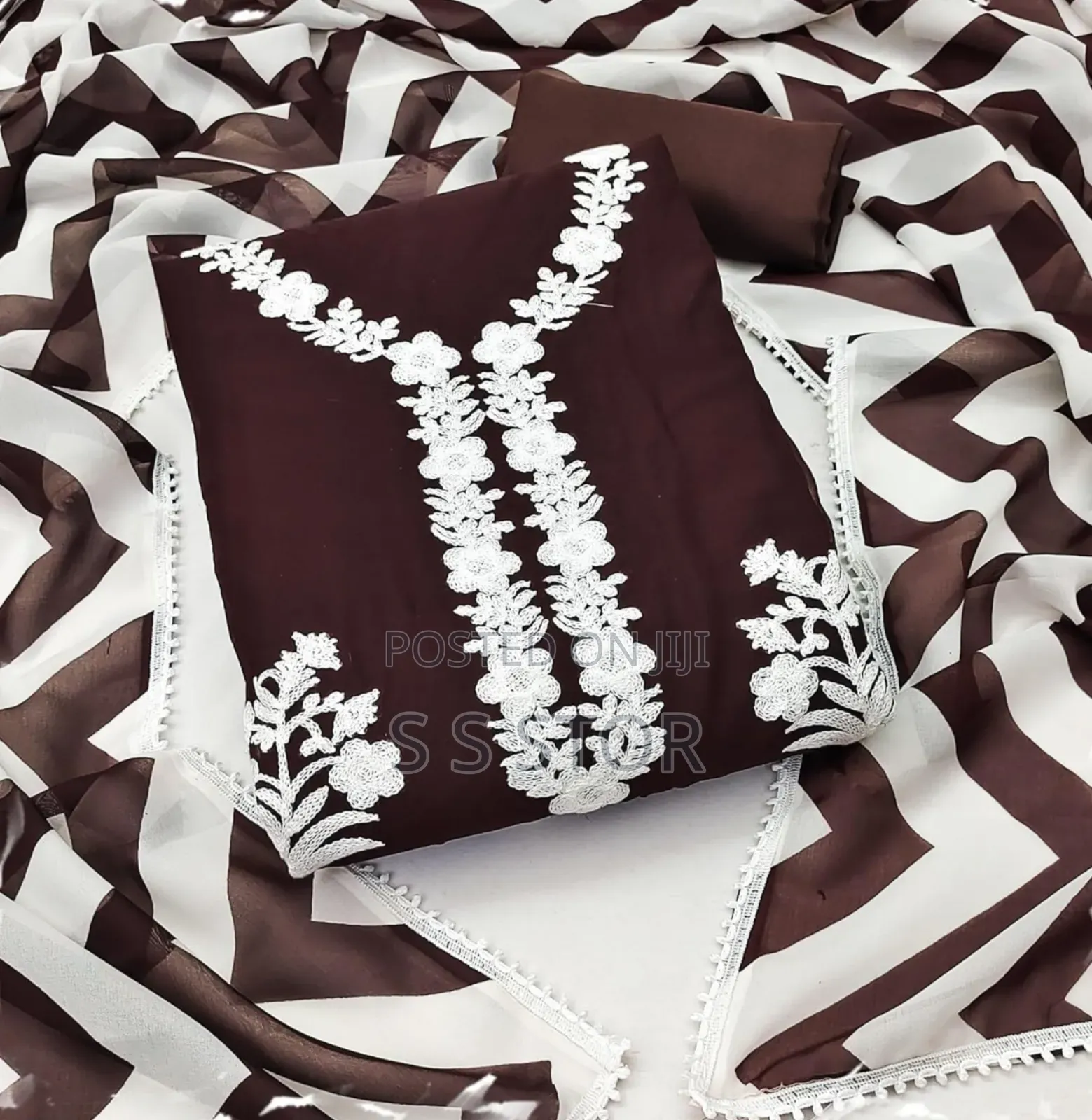 কাশ্মীরী আড়ি এম্ব্রডারী থ্রি-পিচ আপডেট কালেকশন আপুদের জন্যও