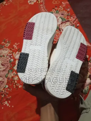 একদম নতুন বিদেশি জুতা | সাইজ ৪১ | মাত্র ৮০০ টাকা (আলোচনা সাপেক্ষে)