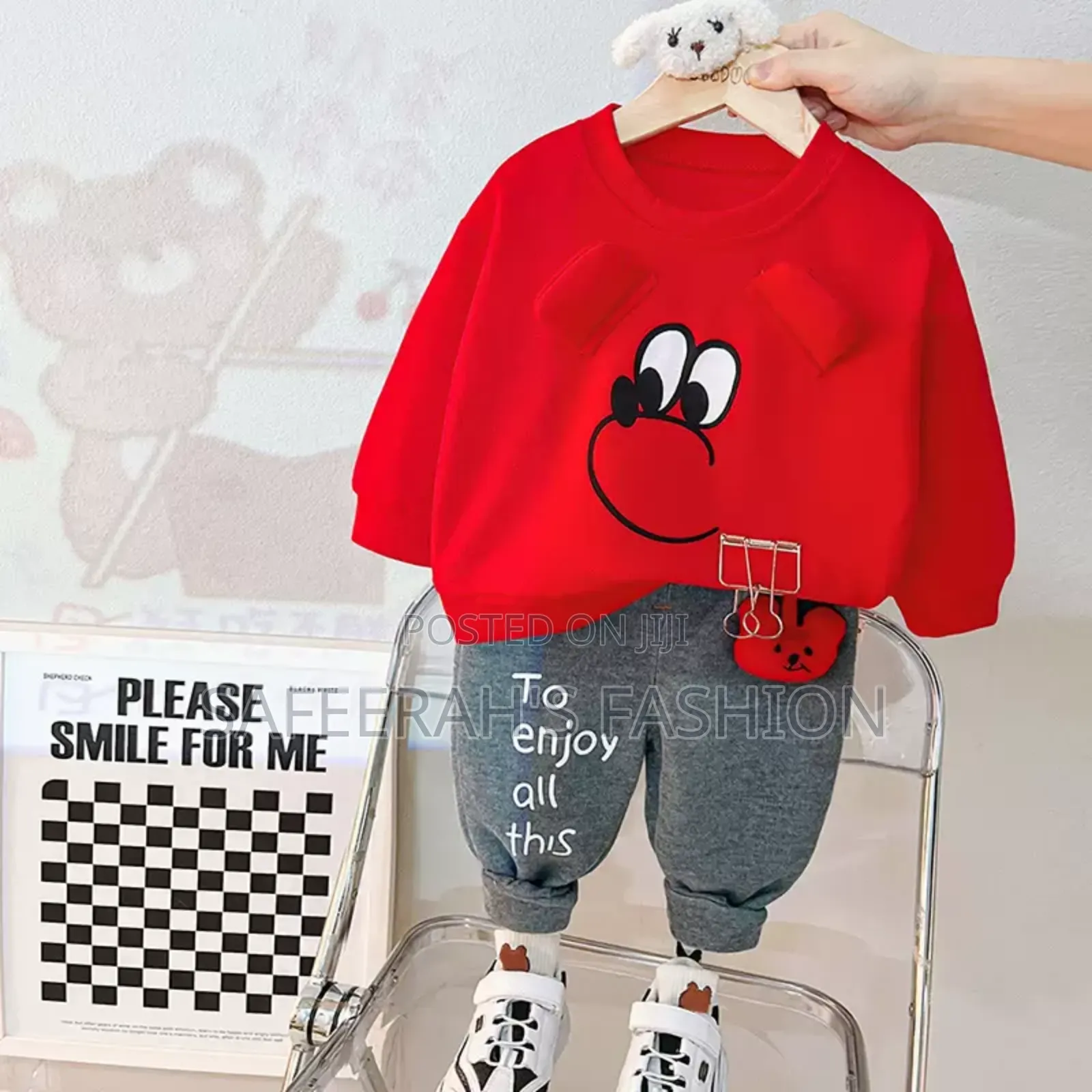 Baby Sweatshirt and Pant Set
S