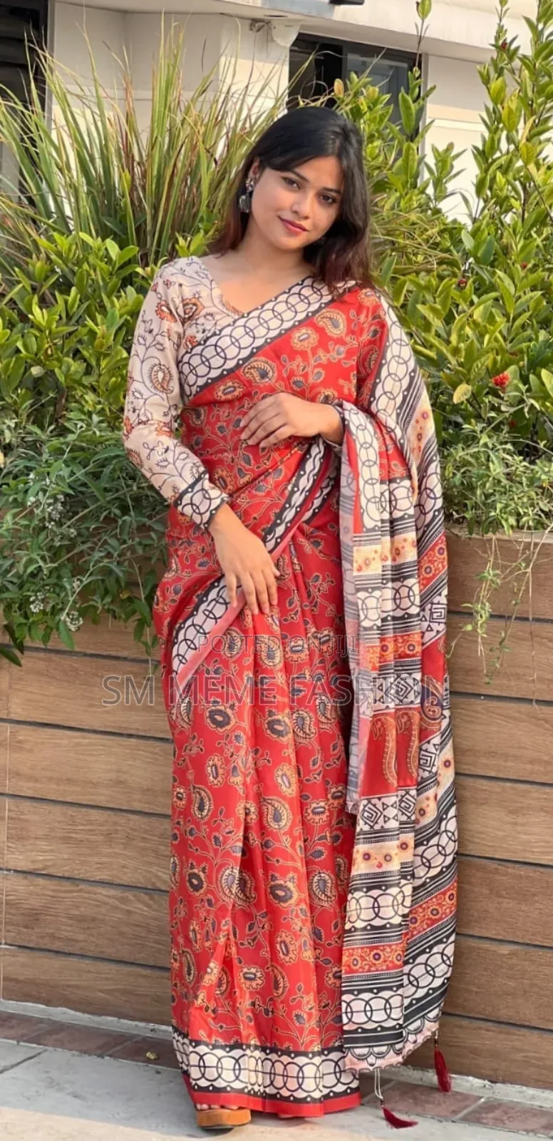 ডিজিটাল প্রিন্ট শাড়ি ব্লাউজ পিসসহ