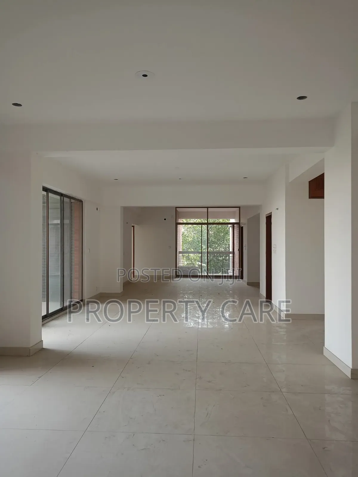 4bdrm Apartment in Gulshan for Rent