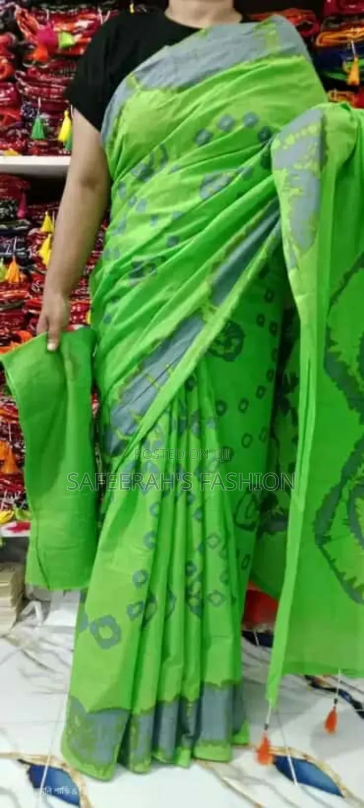 বাটিক প্রিন্ট এর শাড়ি
মায়া