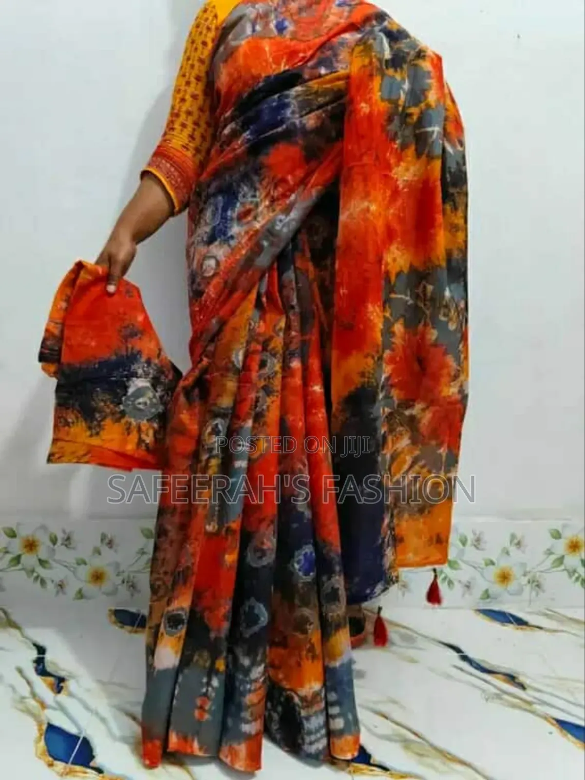 বাটিক প্রিন্ট এর শাড়ি
মায়া