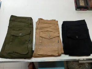 Photo - তিন কালার তিনটা ছয় পকেট কার্গো পেন্ট |