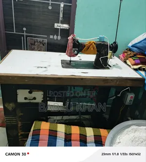 Photo - ম্যানুয়াল এম্ব্রয়ডারী মেশিন