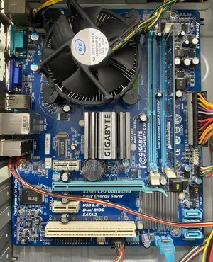 Desktop Computer Gigabyte GB-XM12-3227 4GB Intel Core 2 Duo SSD 500GB