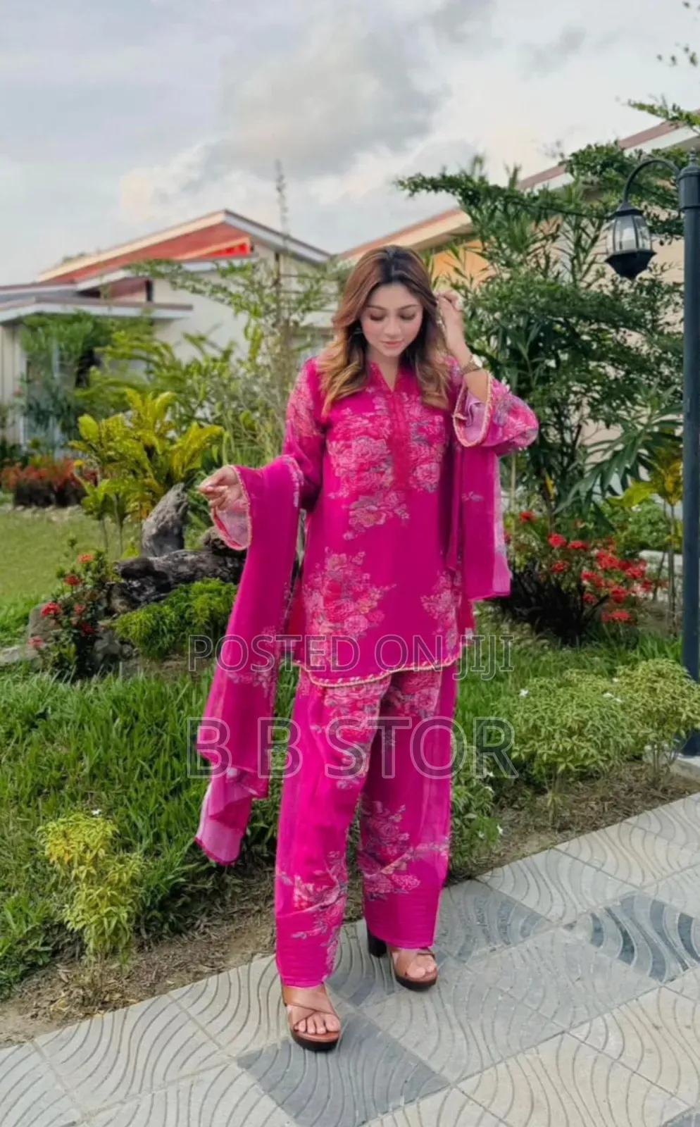 White Gold Georgette Three Piece White Gold Georgette High Quality