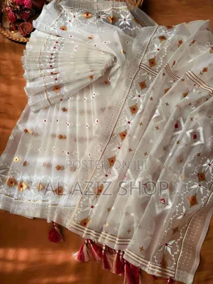 হাফ সিল্ক স্কিন প্রিন্ট এর শাড়ি 
ব্লাউজ পিচ সহ