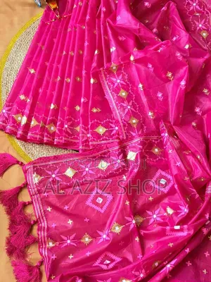 হাফ সিল্ক স্কিন প্রিন্ট এর শাড়ি 
ব্লাউজ পিচ সহ